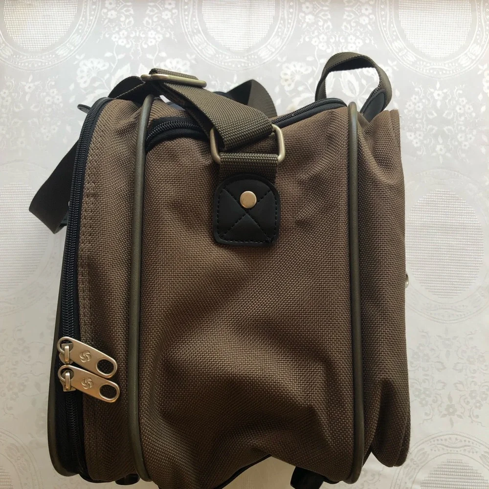 Samsonite Tan/Black Medium Duffel Carry-On All Travel Bag Messenger/GYM Tote